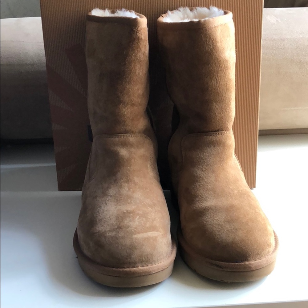 NWB UGG Pierce boots- SZ 6 Tan
